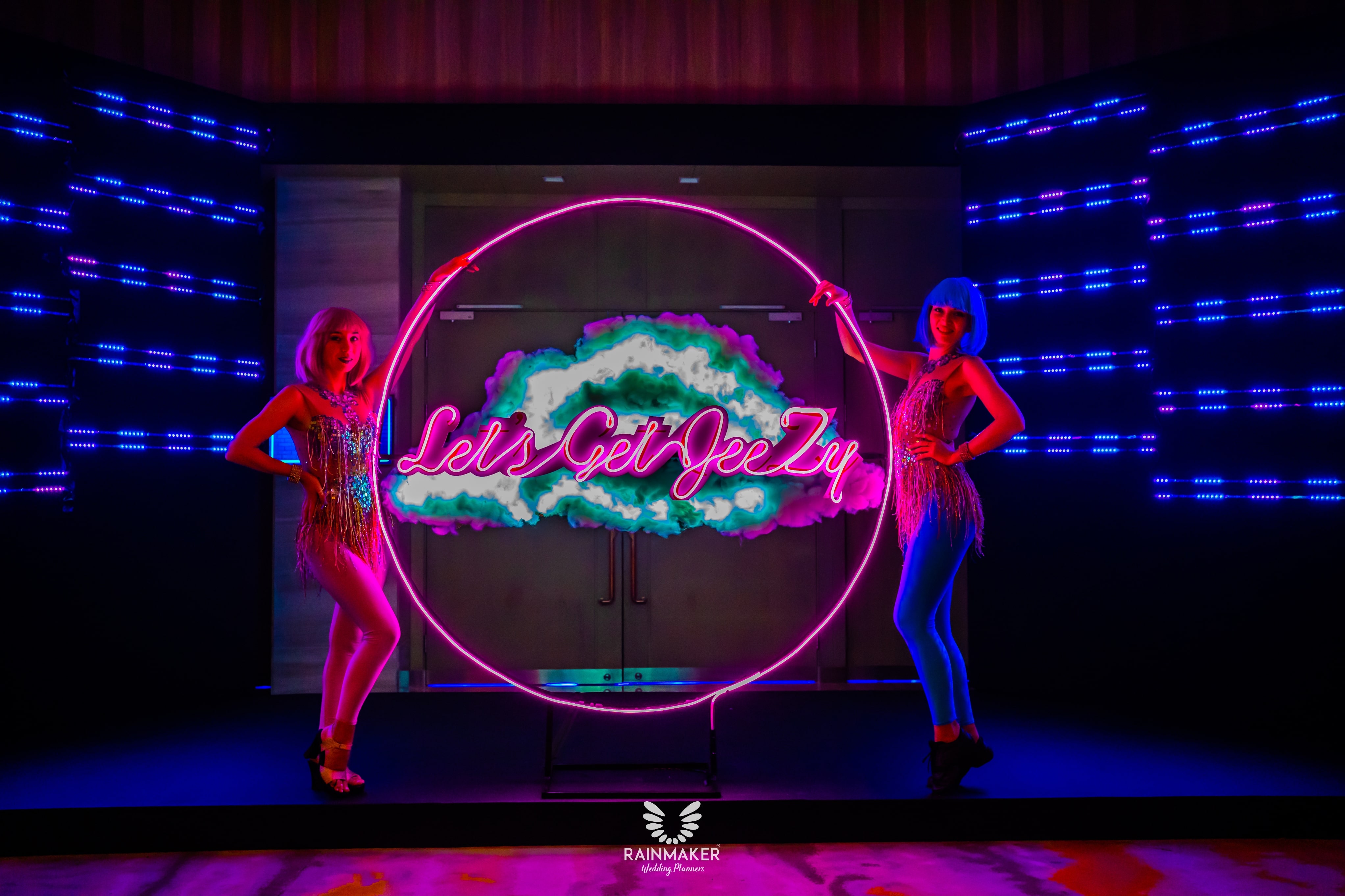 Tech-Savvy Weddings: Top Technology Trends Transforming 2025 Celebrations